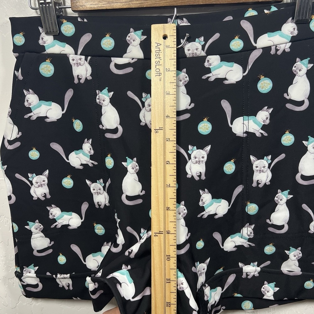 Blackmilk Shorts Cuffed Size Medium Christmas Kitties Cats Black - Picture 4 of 8